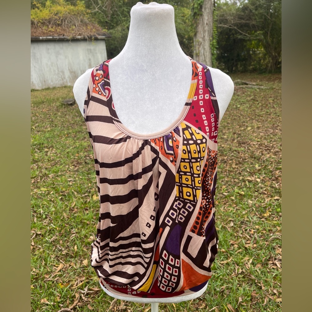 Forever 21 Twentyone vintage t-back abstract design top with waistband. Size S